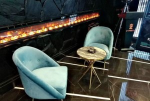 女销售酒桌拒酒话术（女性销售智慧应对：酒桌婉拒酒精的优雅话术）