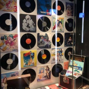 销售酒桌聊天话术（酒桌沟通艺术：提升销售谈天话术）