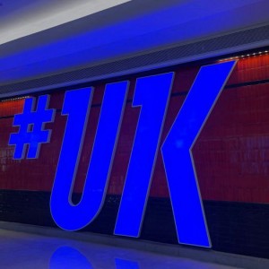 卖酒的销售技巧有哪些呢（解锁酒水销售新策略：创意与技巧并重）