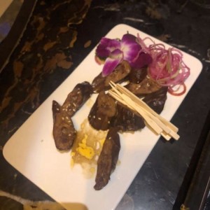 销售酒桌拍照技巧视频（酒桌销售场景中的创意摄影技巧教学视频）