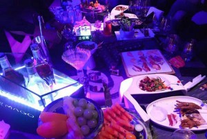 杭州ktv一夜消费（杭州夜游K歌体验：一晚狂欢的娱乐消费探索）